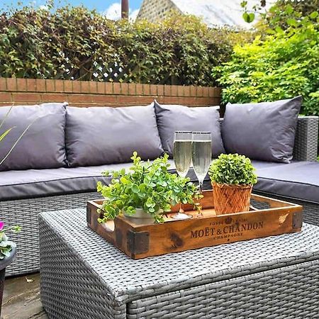 The Stanley Suite 1 Bedroom Apt Dog Friendly Patio هاروغايت المظهر الخارجي الصورة
