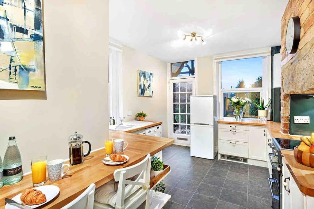 The Stanley Suite 1 Bedroom Apt Dog Friendly Patio هاروغايت المظهر الخارجي الصورة