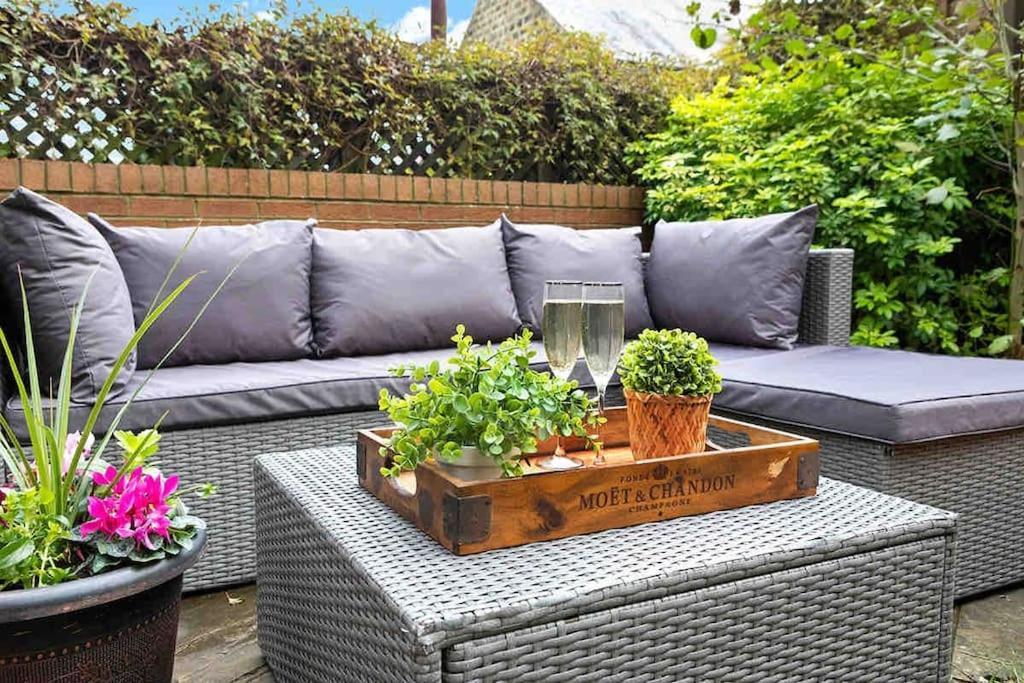 The Stanley Suite 1 Bedroom Apt Dog Friendly Patio هاروغايت المظهر الخارجي الصورة